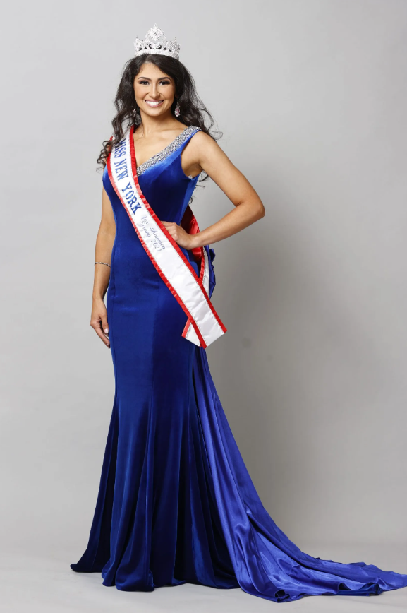 Read more about the article Miss New York for America Strong 2021 – Nicole Doz